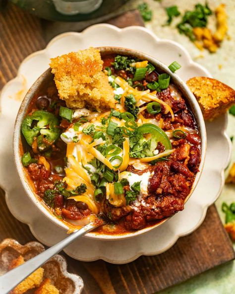 Hearty Dutch Oven Chili Chili In A Dutch Oven, Chilli Recipe Dutch Oven, Sweet Heat Chili, Turkey Chili Dutch Oven, Dutch Oven Chilli, Chili Dutch Oven Recipes, Chili In Dutch Oven, Chili Recipe Dutch Oven, Chili Dutch Oven