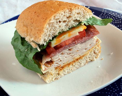 Bagel Sandwich Lunch, Sack Lunch Ideas, Gourmet Sandwiches Recipes, Turkey Sandwich Thanksgiving, Deli Meat Recipes, Sandwich Night, Deli Turkey Recipes, Hot Turkey Sandwiches, Turkey Lunch Meat