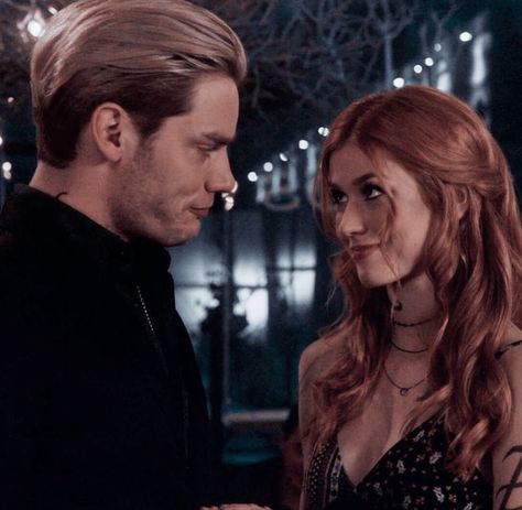 Clace Fanart, Jace And Clary, Clary Und Jace, Clary Y Jace, Shadowhunters Season 3, Hunter Movie, Shadowhunters Series, Clary And Jace, Dominic Sherwood