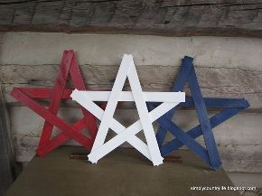 wood slat star mason jar wall vases, diy, mason jars, repurposing upcycling Red White And Blue Decor, Paint Stick Crafts, White And Blue Decor, Light Up Canvas, Awesome Woodworking Ideas, Wall Vases, Paint Stir Sticks, Patriotic Projects, 4th July Crafts