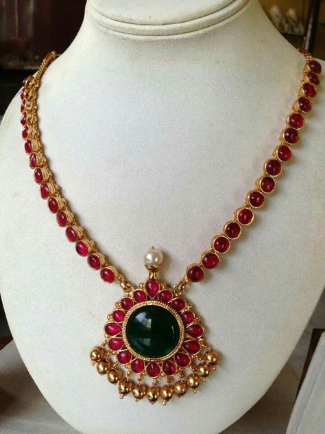 Adigai Ruby Necklace Designs, Red Stone Necklace, Gold Pearl Jewelry, Beautiful Gold Necklaces, Antique Jewelry Indian, Wedding Jewellery Collection, Gold Jewellery Design Necklaces, Jewelry Design Earrings, Gold Earrings Designs