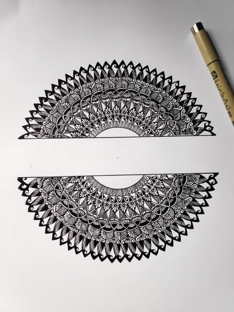 Mandala With Names Design, Happy Birthday Mandala Art, Mandala With Name, Name Mandala Art, Name Mandala, Doodle Art Name, Mandala Drawings, Mandala Book, Easy Rangoli Designs Videos