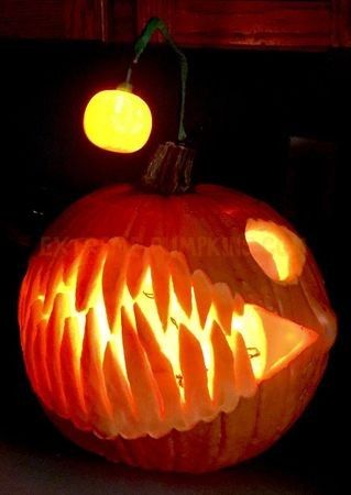 Angler Fish Pumpkin, Fish Pumpkin, Pumpkin Fish, Glow Fish, Creative Pumpkin Decorating, Halloween Pumpkin Carving Stencils, Scary Pumpkin Carving, Pumpkin Contest, Pumpkin Designs