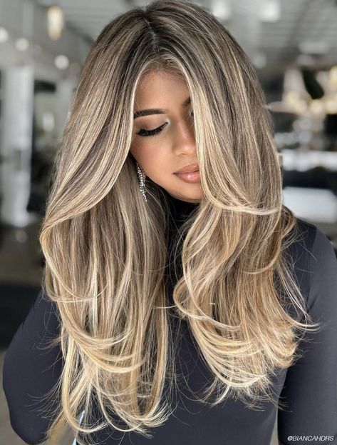 Hottest Haircuts, Spring Haircuts, Subtle Layers, Blonde Hair Inspiration, Blonde Hair With Highlights, Long Locks, Long Blonde, Haircuts For Long Hair, Summer Hair Color