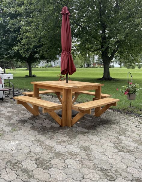 Simple Outdoor Table, Square Picnic Table, Outdoor Table Plans, Picnic Table Woodworking Plans, Picnic Table With Umbrella, Diy Picnic Table, Picnic Table Plans, Table Picnic, Picnic Bench