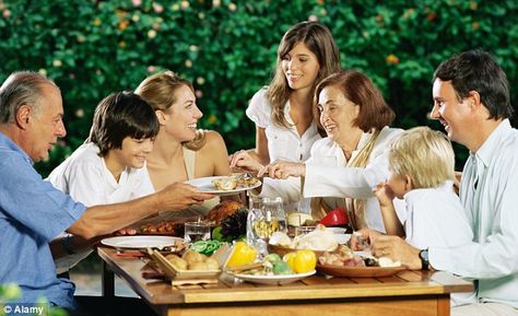 People Eating Together, Family Reconciliation, Family Cooking Together, Happy Healthy Family, Family Lunches, Eating Together, Family Togetherness, Liver Issues, Happy Families