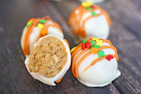 Pumpkin Spice Truffles, pumpkin pie spice, truffle recipe, oreos, golden oreos, homemade food gifts, easy recipes, truffles, chocolate truffles Dessert With Golden Oreos, Pumpkin Spice Truffles, Best Thanksgiving Desserts, Homemade Caramel Recipes, Pumpkin Rolls Recipe, Fun Thanksgiving Desserts, Thanksgiving Desserts Easy, Pumpkin Cake Recipes, Homemade Food Gifts