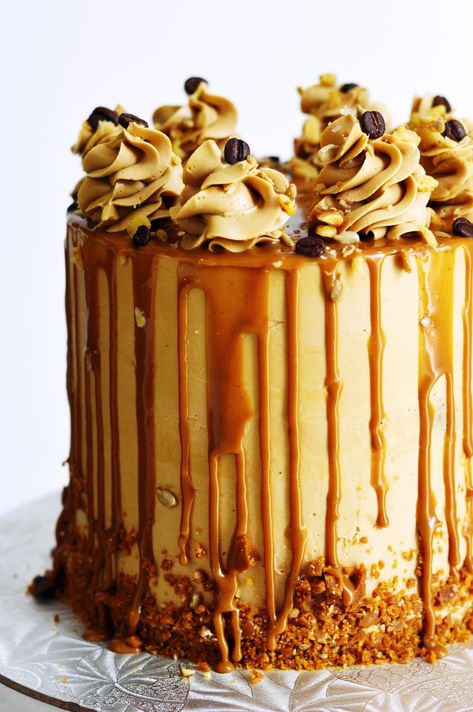 Coffee Toffee Cake, Mocha Icing, Coffee Toffee, Mocha Frosting, Caramel Dessert Recipes, Toffee Cake, Frosting Cake, Mocha Cake, Toffee Recipe