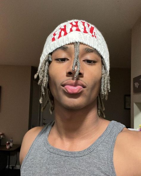 Dreadlocks Men, Short Dreads, Mens Haircuts Short Hair, Cute Dreads, Beanie Outfit, Dreadlock Style, Mens Braids Hairstyles, Cute Asian Guys, Locs Hairstyles