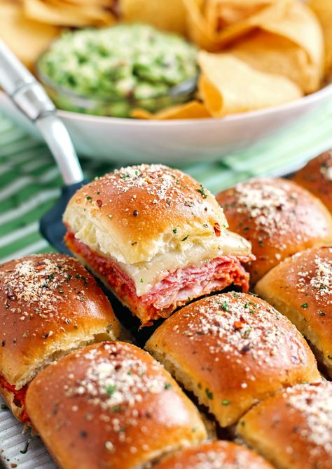 Hot Italian Sliders - Eat Yourself Skinny Hot Italian Sliders, Italian Sliders, Grill Sandwich, Slider Sandwiches, Chunky Guacamole, Fried Chicken Breast, Slider Buns, Baked Rolls, Delicious Appetizer Recipes