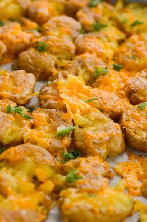 Cheesy Crispy Smashed Potatoes, How To Make Cheesy Potatoes, Smashed Yukon Gold Potato Recipe, Cheesy Smashed Potatoes Baked, Cheesy Smashed Red Potatoes, Baby Smashed Potatoes, Cheesy Mini Potatoes, Cheesy Smashed Baby Potatoes, Cheesy Smashed Potatoes