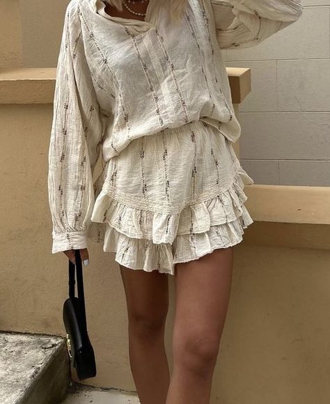 Love Shack Fancy Skirt, Isabelle Marant, Isabel Marant Style, Holiday Outfit Inspiration, Stockholm Style, Ootd Inspo, Boring Clothes, Maximalism, Outfit Inspo Fall