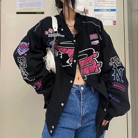 How To Style Black Jacket, Hip Pop Outfit Ideas, Membentuk Alis, Varsity Jacket Women, Mode Zara, Racer Jacket, Closure Design, Racing Jacket, Vintage Punk