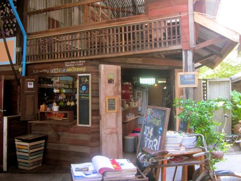 Na Lat Krabang coffee shop at Hua Takhe market, Bangkok, Thailand - photo by Chris Wotton Lat Krabang, Thailand Photos, Bangkok Thailand, Day Trips, Bangkok, Boundaries, Coffee Shop, Take A, Look At