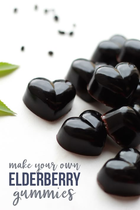 All Natural Food Recipes, How To Make Elderberry Juice, Elderberry Syrup Gummies Recipe, How To Make Elderberry Gummies, Homemade Elderberry Gummies, How To Make Homemade Elderberry Syrup, Elderberry Gummies Recipe, Elderberry Gummy Recipe, Medicinal Elderberry Syrup Recipe