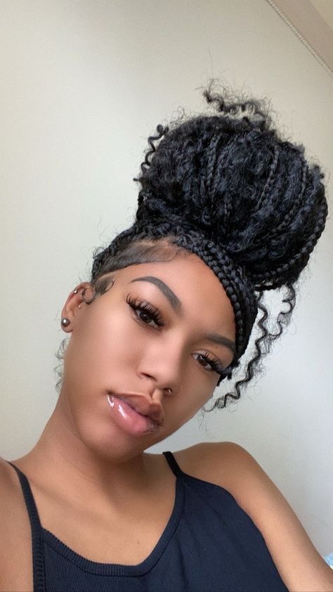 Shower Makeup, Twisted Hair, Box Braids Hairstyles For Black Women, Cute Braided Hairstyles, Braids Hairstyles Pictures, 4c Natural, Protective Hairstyles Braids, Box Braids Styling, Braids With Curls