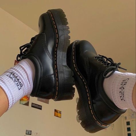 Doc Marten Platform, Doc Martens Platform, Doc Martens Loafers, Doc Martens Shoes, Platform Doc Martens, Dr Martens Platform, Oxford Platform Shoes, Shoes And Socks, Oxford Shoes Outfit