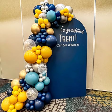 Retirement Party Balloon Garland, Retirement Balloon Decor, Retirement Party Stage Decoration, Retirement Party Picture Display, Decoration For Retirement Party, Retirement Party Balloon Arch, Retirement Party Color Scheme, Corporate Retirement Party Ideas, Men Retirement Party Ideas