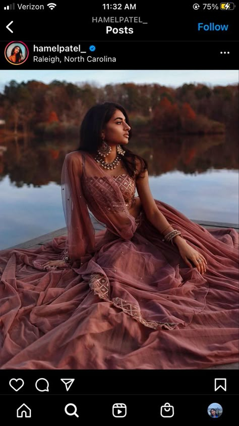 Poses For Lehenga Shoot, Photoshoot Ideas Indian Wear, Lehenga Sitting Pose, Lehenga Photoshoot Poses Outdoor, Ghagra Poses, Indian Wear Photoshoot Ideas, Lehenga Photoshoot Poses, Lehenga Poses Instagram, Lehenga Stills