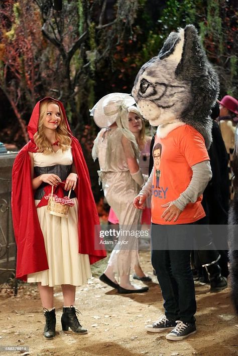 Liv And Holden, Pink Halloween Costumes, Halloween Episodes, Liv And Maddie, Costume Inspo, Pink Halloween, Dove Cameron, Red Riding Hood, Halloween Ideas