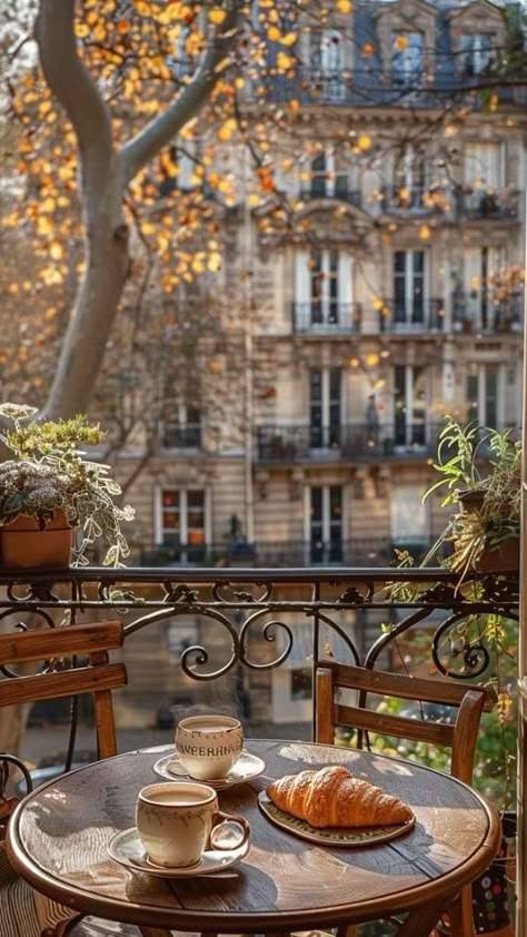 Cozy Vision Board, Cozy Autumn Food, Autumn Coffee Aesthetic, Autumn Cozy Aesthetic, Cafes Aesthetic, Autumn Cafe, Croissant And Coffee, Coffee Paris, Fall In The City