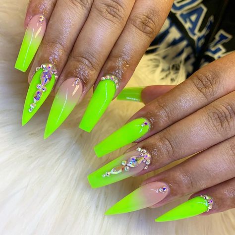 Summer Acrylic Nails Neon Green, Lime Green Nails With Rhinestones, Neon Yellow Acrylic Nails, Blue Nail Polish Colors, Lime Nails, Lime Green Nails, Neon Green Nails, Light Lime Green, Mauve Nails