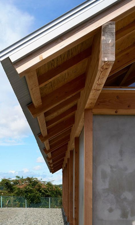 Roof Detail Architecture, Cottage Build, Japanese Roof, Office Tops, Skillion Roof, Houses In Japan, Wooden Terrace, Wood Roof, Timber Buildings