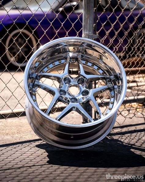 Chrome Rims, Chrome Cars, Rims For Cars, Chrome Wheels, Car Club, Car Wheels, Car Stereo, Wheel Rims, Car Collection