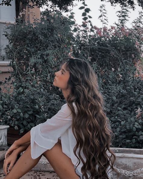 Healthy Long Brown Hair Aesthetic, Dark Brown Curly Hair Pale Skin, Long Wavy Hair Pictures, Long Beautiful Curly Hair, Long Natural Wedding Hair, Long Loose Curls Natural, Long Wavy Brunette Hair Natural, Pretty Long Brown Hair, Long Curly Hair Brunette