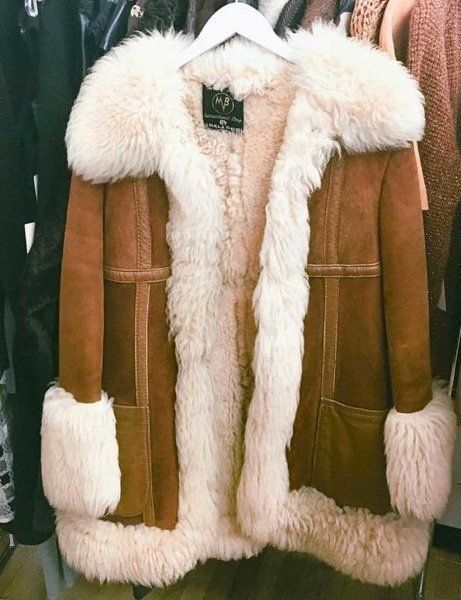 Looks Hippie, Seventies Style, Fashion 70s, 70s Inspired Fashion, 70s Outfits, The Zoe Report, Vintage Shopping, Mode Boho, Sheepskin Coat