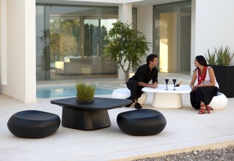 VONDOM Moma low table Living Room Planning, Bar Sofa, Led Home Decor, Commercial Outdoor Furniture, Contemporary Outdoor Furniture, Outside Room, Outdoor Living Furniture, Interior Desig, Luxury Outdoor Furniture