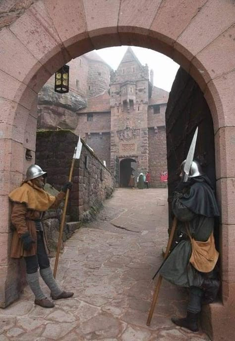 Outdoor Event Ideas, Activities For All Ages, Chateau Medieval, Historical Armor, Medieval Life, Medieval World, Chateau France, Historical Period, Medieval Times