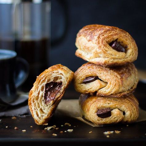 Maybe I'll take up baking when I move to France: 10 French Pastries You Can Make at Home. Chocolate Croissant Recipe, Chocolate Pastries, French Pastries Recipes, Chocolate Croissants, Bojon Gourmet, Mixer Recipes, Croissant Recipe, Chocolate Croissant, French Pastry