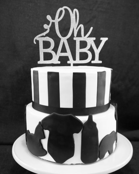 Black Baby Shower Theme, Black And White Baby Shower Theme, Black And White Gender Reveal, Black Baby Shower Ideas, Black And White Baby Shower Ideas, Black And White Centerpieces, Monochrome Baby, White Baby Showers, Disney Baby Shower