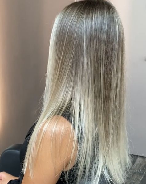 Blonde Hair Beige Highlights, Ash Blonde Hair Balayage, Blonde Hair With Roots, Perfect Blonde Hair, Summer Blonde Hair, Ash Blonde Hair Colour, Brunette Hair With Highlights, Dirty Blonde Hair, Brown Hair With Blonde Highlights