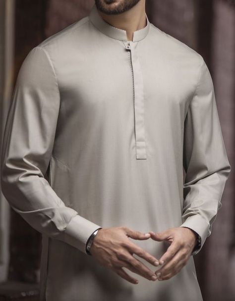 Thobes Men, Kurta Designs Men's, Muslim Men Clothing, Man Dress Design, Junaid Jamshed, Boys Kurta Design, Kurta Pajama Men, Gents Kurta Design, Gents Kurta