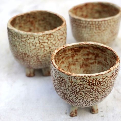 Pinch Pottery, Clay Therapy, Pinch Pot Ideas, Clay Pinch Pots, Pottery Pinch Pot, Ceramic Pinch Pots, Slab Ceramics, Coil Pots, Pottery Pots