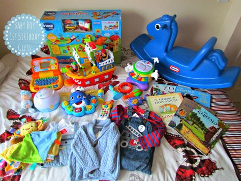 Baby Boy 1st Birthday Gifts ♥ http://www.dollydowsie.com/2014/01/baby-boy-1st-birthday-gifts.html First Birthday Boy Gift Ideas, Birthday Boy Gift Ideas, Gifts For Baby Boy, Boy Gift Ideas, Toddler Boy Gifts, Presents For Boys, Baby Birthday Gifts, Gifts For Baby, Gifts For Teen Boys