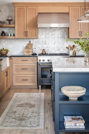 White Oak And Blue Kitchen, Kitchen Countertop Trends, Dream Condo, Kitchen Remode, Top Kitchen Trends, Two Tone Kitchen Cabinets, Maple Kitchen Cabinets, Kitchen 2024, Mom Kitchen