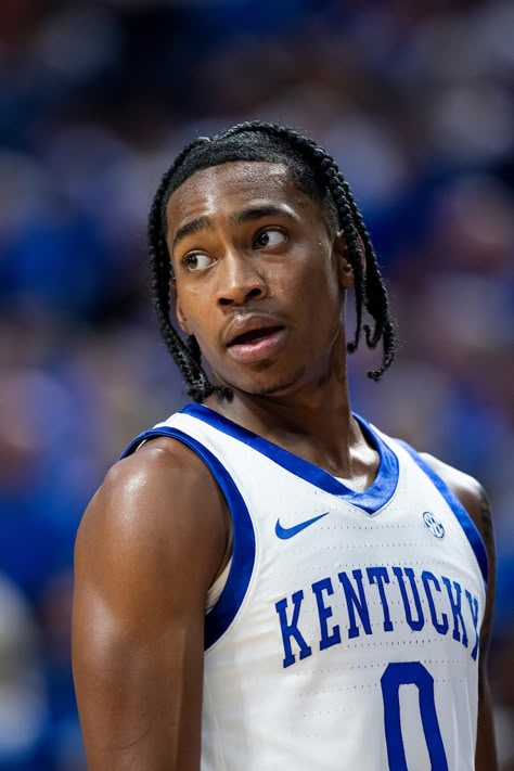 Rob Dillingham Hair, Rob Dillingham Wallpaper, Rob Dillingham, Basketball Things, Basketball Quotes Inspirational, College Basketball Players, Cornrow Hairstyles For Men, Hoop Dreams, Kentucky Basketball