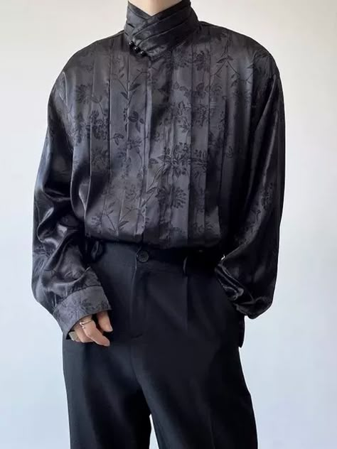 Satin Outfit For Men, Chinese Outfits Fashion Men, Chinese Male Outfit, Chinese Male Fashion, Male Cheongsam, Chinese Shirt Men, Male High Fashion, Male Long Sleeve Shirt, Korean Male Fashion