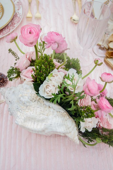 Conch Shell Flower Arrangement, Mermaid Flower Arrangement, Shell Arrangements, Beach Wedding Elopement, Seashell Centerpieces, Wedding Heaven, Shoot On The Beach, Beach Wedding Pink, Shell Centerpieces