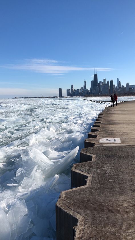 Chicago weather ice blue sky big city outside Lake Michigan Chicago Lake Michigan, Frozen City, Winter Chicago, Frozen Waves, Usa Life, Michigan Winter, Chicago Aesthetic, Ice Lake, Chicago Winter