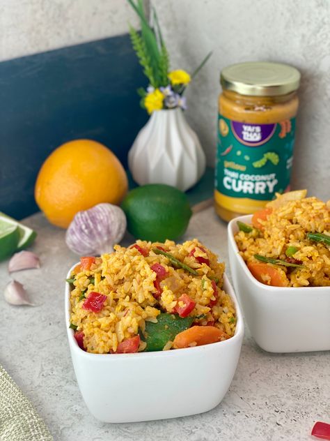 Curry Fried Rice, Thai Curry Recipes, Yellow Curry, Thai Recipe, Leftover Rice, Dinner Recipes Easy Quick, Thai Curry, Coconut Curry, An Egg