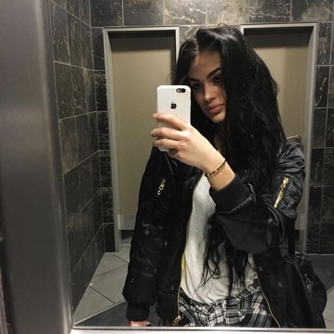 aye Gina Lorena, May 1, Instagram Profile, Germany, Mirror Selfie, Instagram Post, Instagram Photos, Photo And Video, Instagram Photo