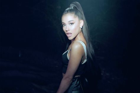 Ariana Music, The Light Is Coming, Ariana Grande Pictures, Beauty Editorial, Beauty Life, Yours Truly, Gigi Hadid, Beauty Videos, Nicki Minaj