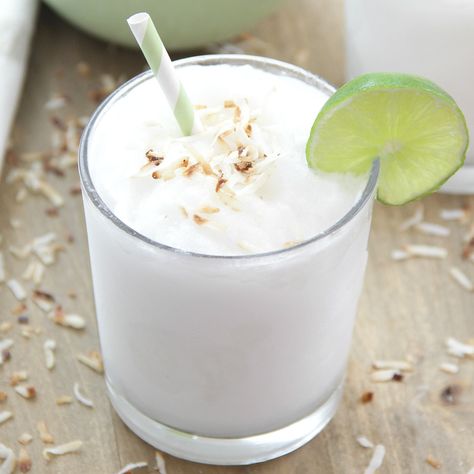 Coconut Margaritas Coconut Milk Margarita, Coconut Margarita Recipe, Coconut Margarita, Alcohol Beverages, Coconut Drinks, Tasty Drinks, Tequila Drinks, Alcoholic Drink, Boozy Drinks