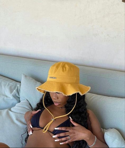 Hat Outfit Black Women, Black Girls Luxury Lifestyle, Bucket Hat Outfit, Outfit Black Women, Cute Vacation Outfits, Net Zero, Hat Outfit, Film And Tv, Vacay Outfits