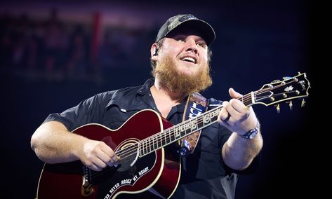 Luke Combs Concert, Old Crow Medicine Show, Hot Country Songs, Tracy Chapman, Cosmopolitan Las Vegas, Best Country Singers, Country Hits, Luke Combs, Best Country Music