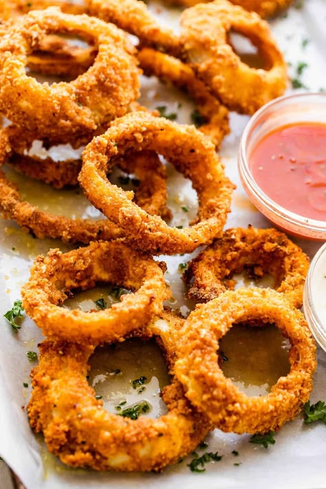 Healthy Onion Rings, Gluten Free Onion Rings, Air Fryer Onion Rings, Fried Onion Rings, Homemade Onion Rings, Onion Rings Recipe, Air Fried Food, Crispy Onions, Air Fryer Healthy